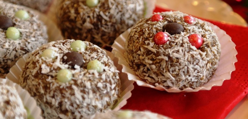 Świąteczne wypieki - Kulki proteinowo-kokosowe